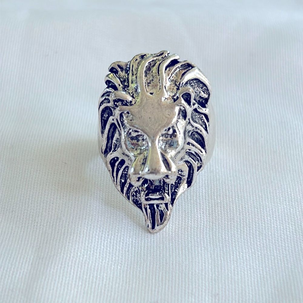 Silver Tone Roaring Lion Head Cocktail Ring Size 9
